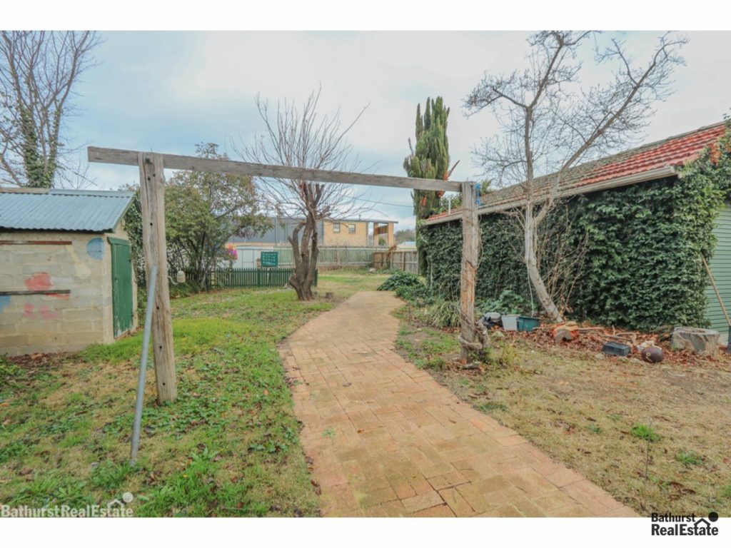92 Morrissett Street, Bathurst NSW 2795 - photo 5
