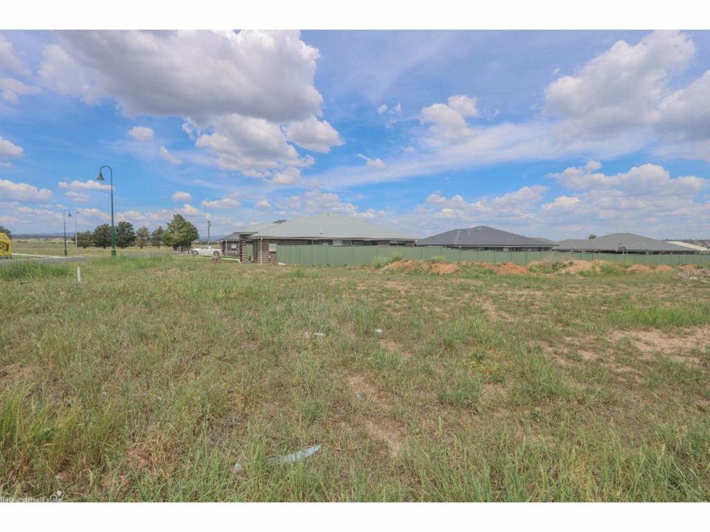 8 Fraser Drive, Eglinton NSW 2795 - photo 2