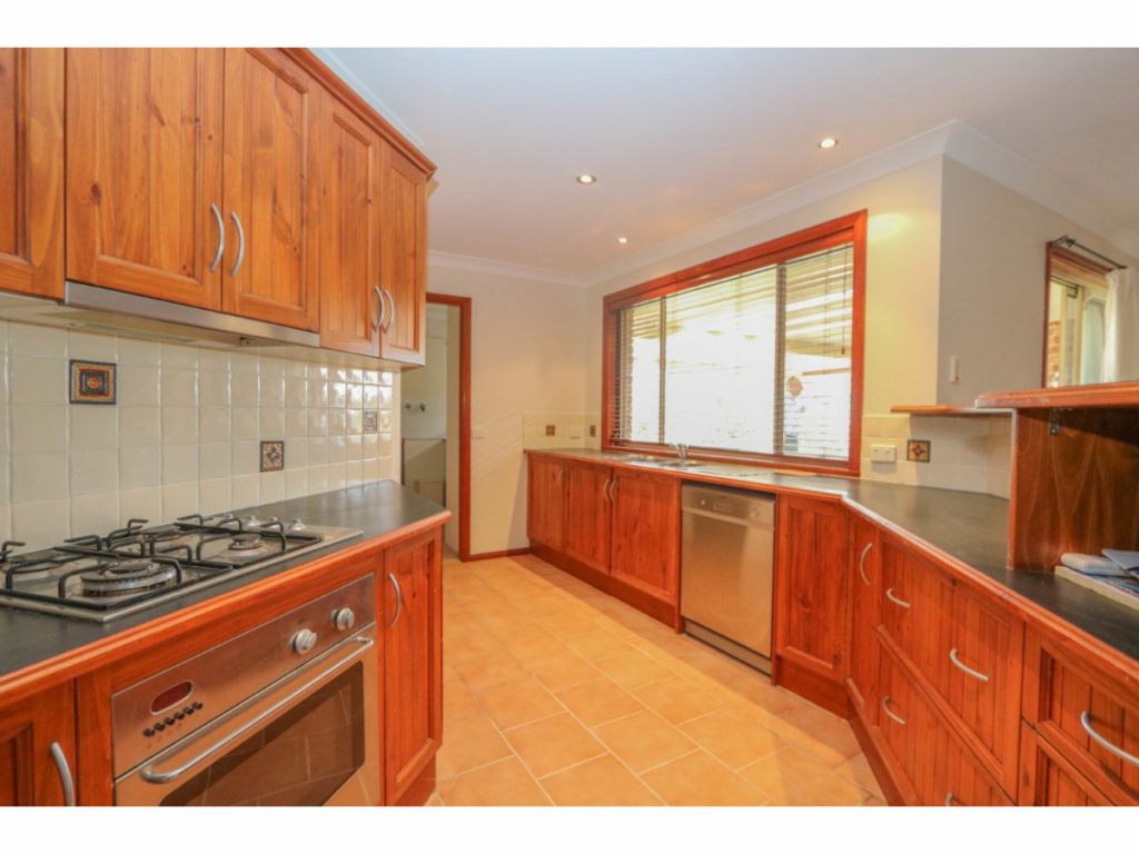 10 Hassall Grove, Kelso NSW 2795 - photo 2