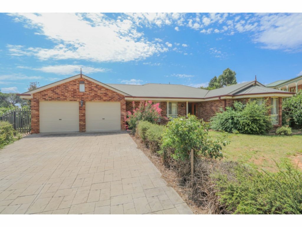 10 Hassall Grove, Kelso NSW 2795 - McGrath Central West
