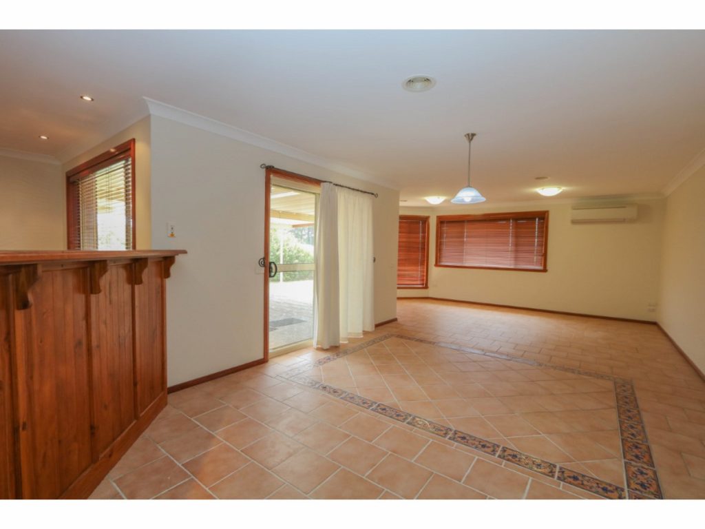 10 Hassall Grove, Kelso NSW 2795 - photo 6