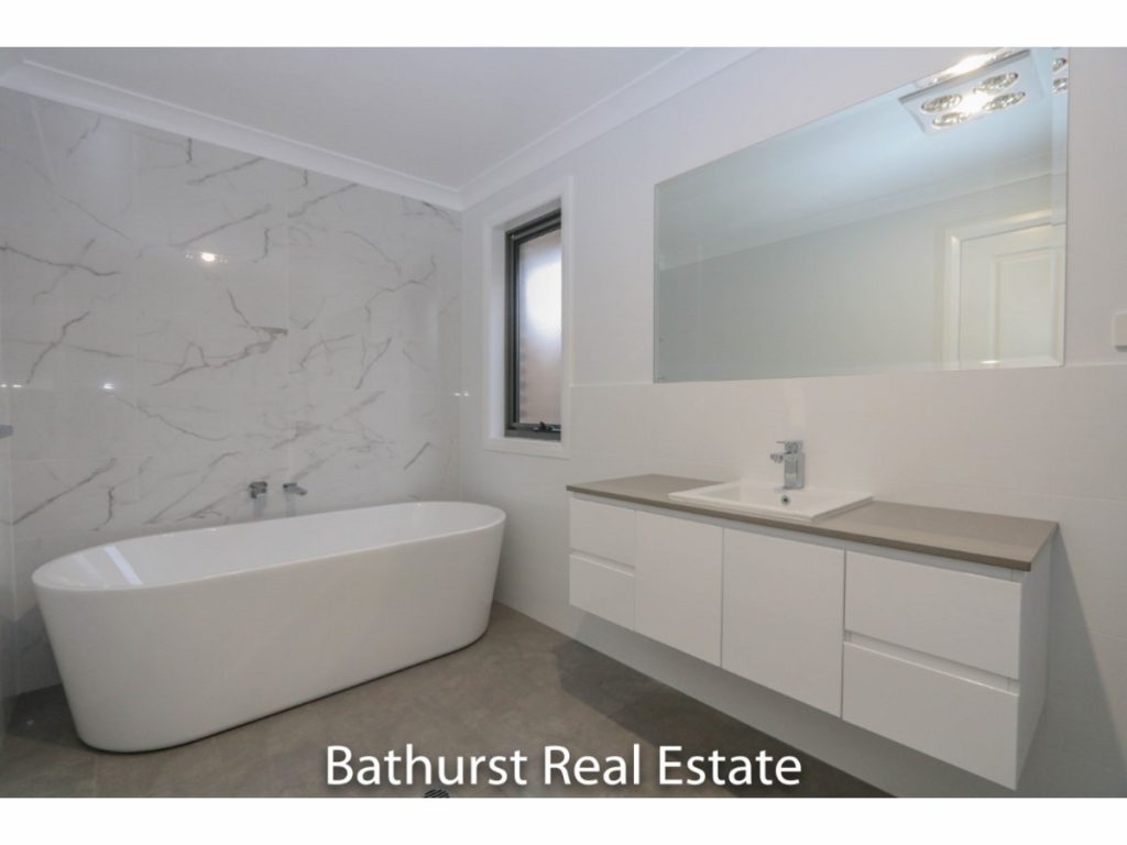 8 Basalt Way, Kelso NSW 2795 - photo 11