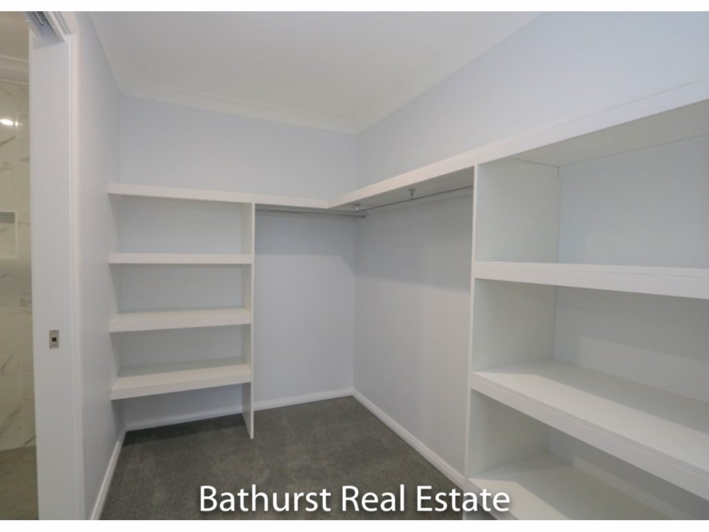 8 Basalt Way, Kelso NSW 2795 - photo 5