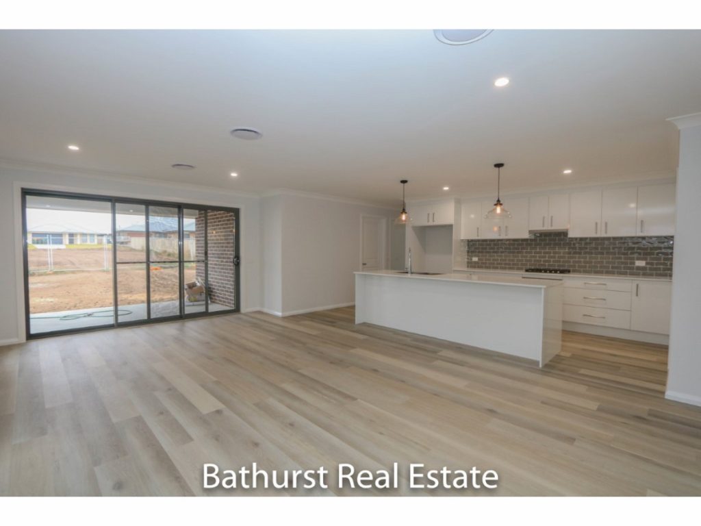 8 Basalt Way, Kelso NSW 2795 - photo 8