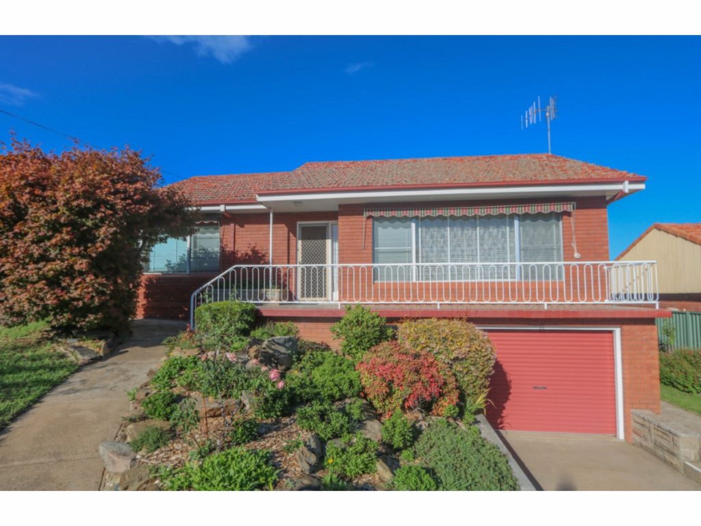 22 McKell Street, West Bathurst NSW 2795 - McGrath Central West