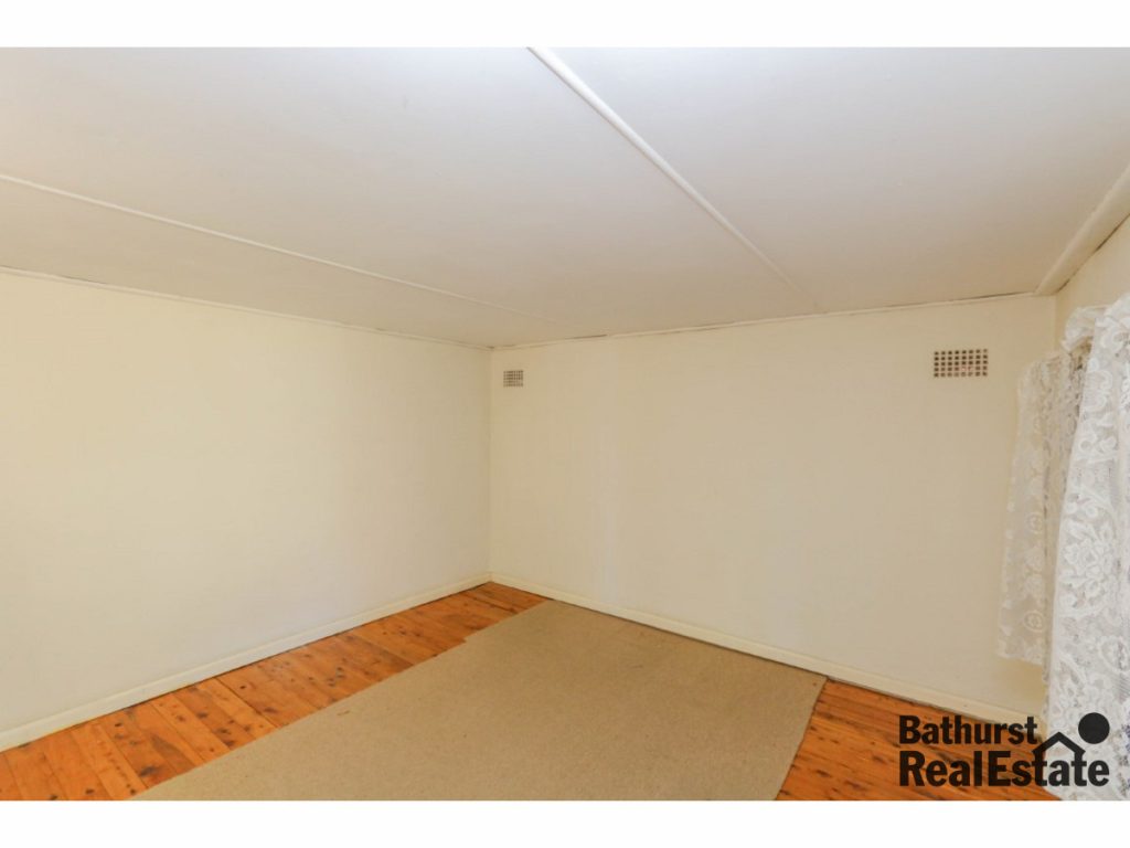 88 Esrom Street, West Bathurst NSW 2795 - photo 9