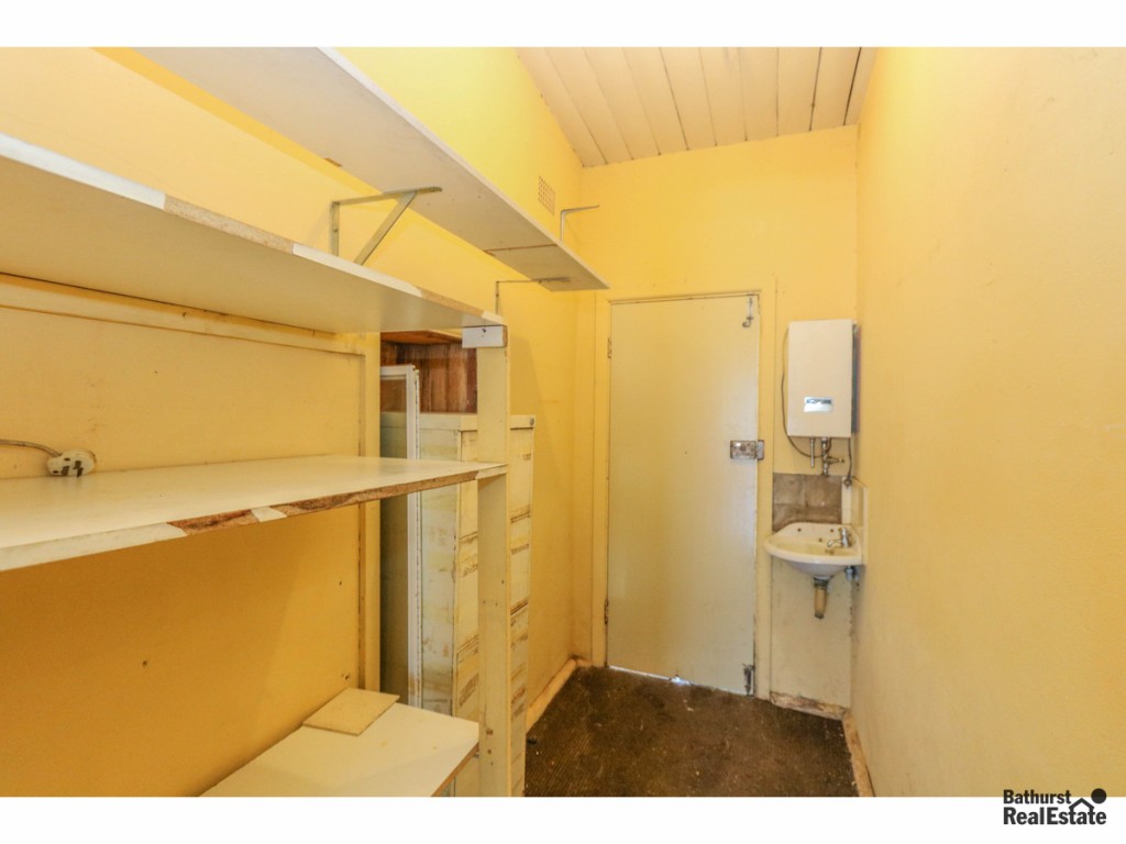135-135B Howick Street, Bathurst NSW 2795 - photo 4