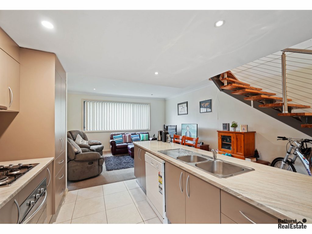 1/14C West Street, West Bathurst NSW 2795 - photo 3