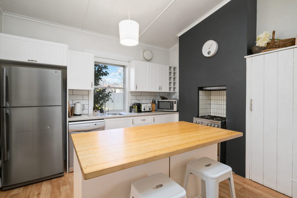 98 Clinton Street, Orange NSW 2800 - photo 4
