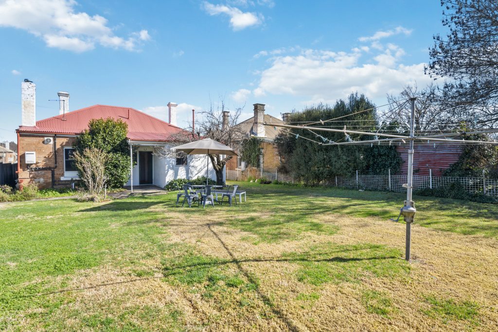 98 Clinton Street, Orange NSW 2800 - photo 10