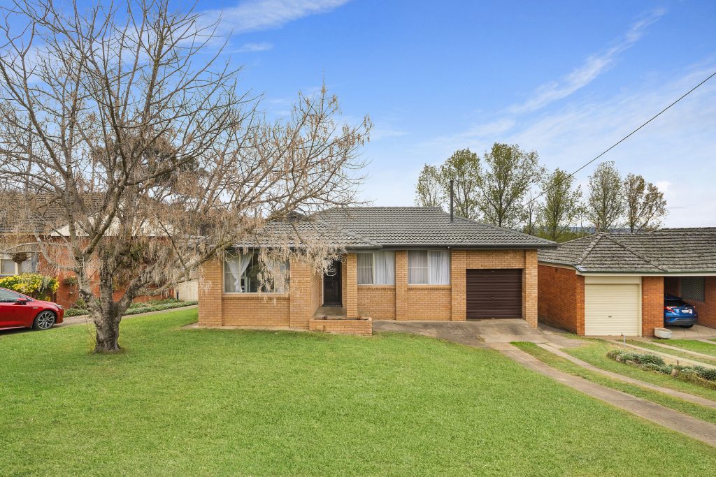 15 Edgell Street, West Bathurst NSW 2795 - photo 2