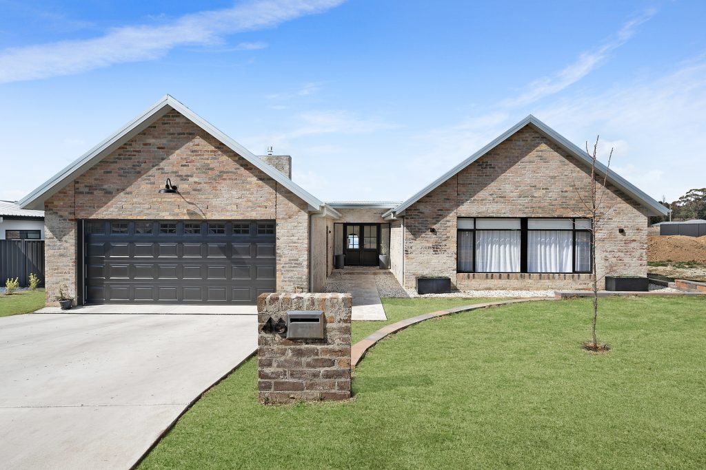 46 Fahy Crescent, Orange NSW 2800 - photo 2
