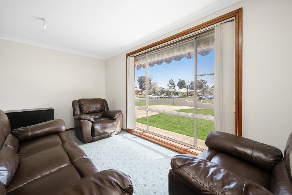 2 Roxburgh Drive, Kelso NSW 2795 - photo 3