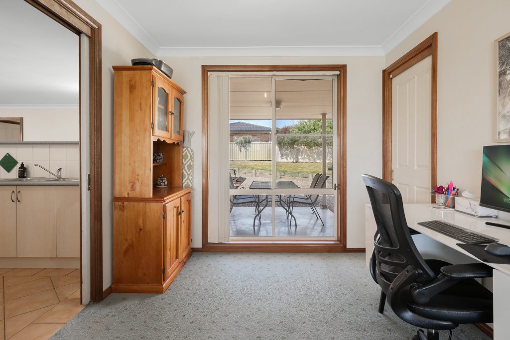 2 Roxburgh Drive, Kelso NSW 2795 - photo 6