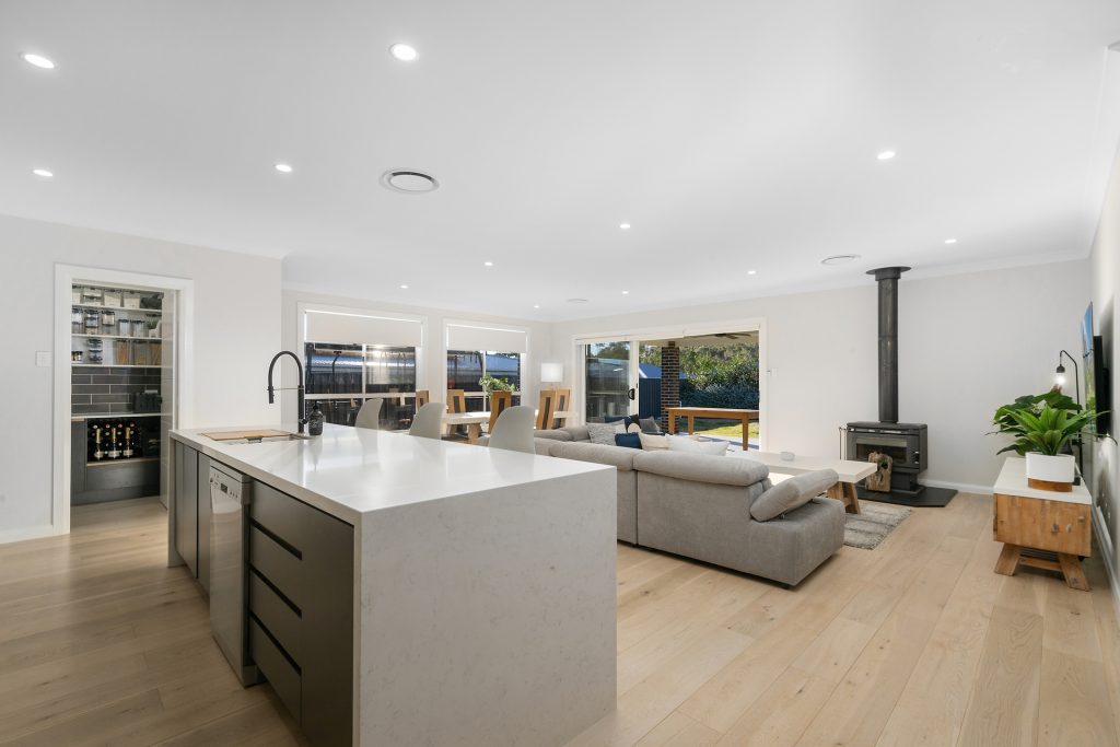 10 Hutchinson Close, Orange NSW 2800 - photo 4