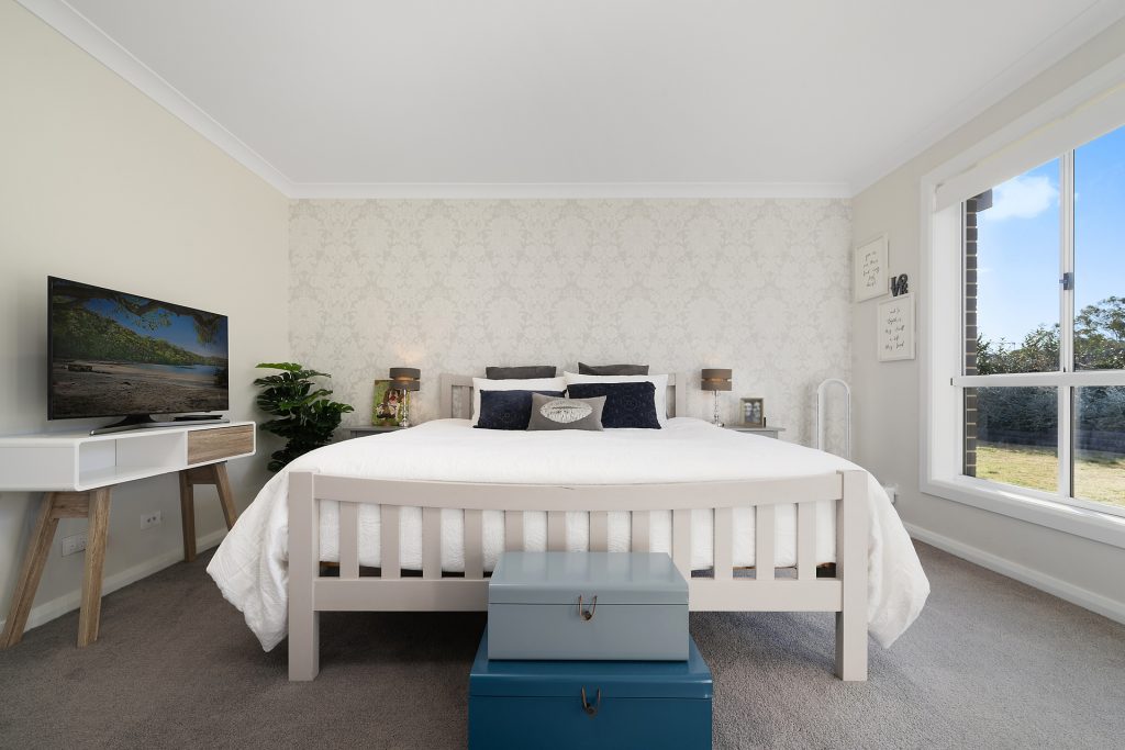 10 Hutchinson Close, Orange NSW 2800 - photo 9