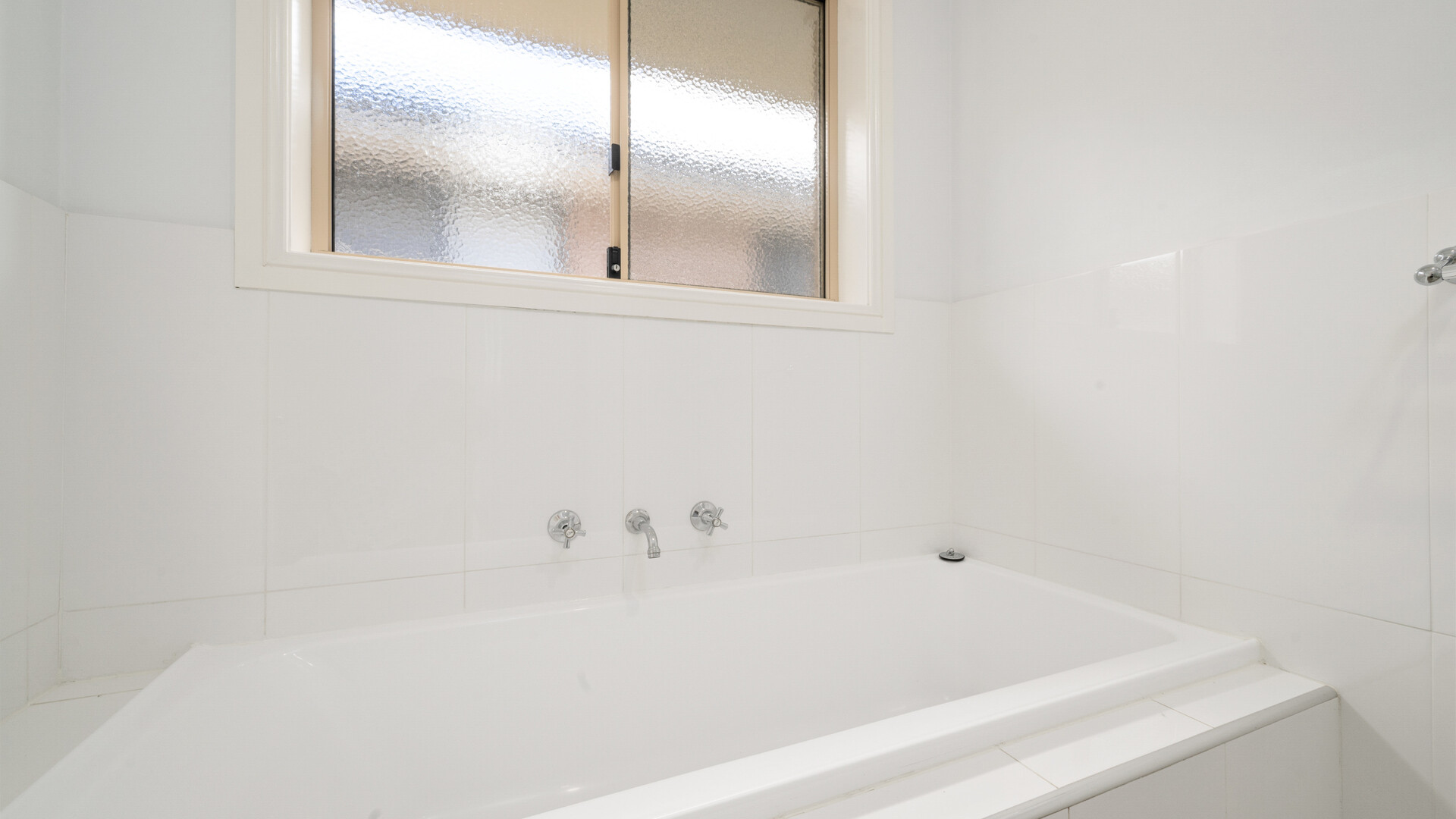 26 Robinson Court, Orange NSW 2800 - photo 10