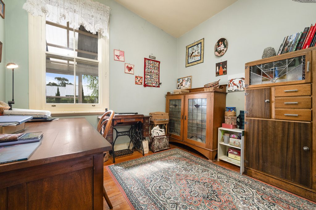 34 Crowson Street, Millthorpe NSW 2798 - photo 11