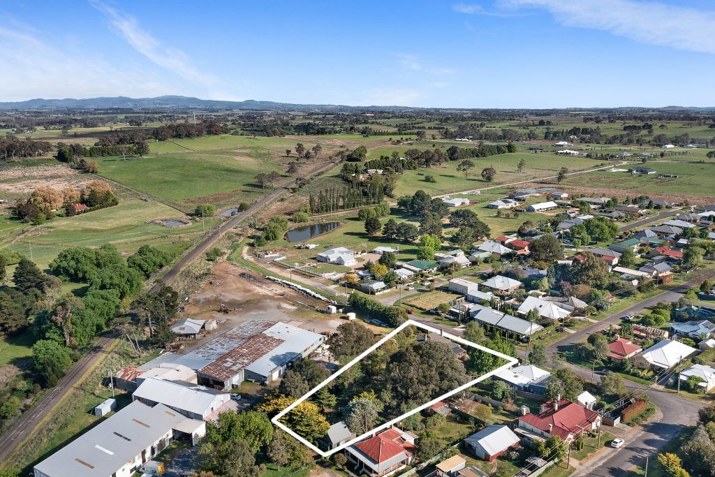 34 Crowson Street, Millthorpe NSW 2798 - photo 24