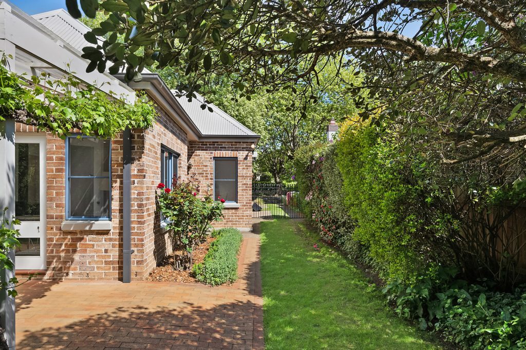 64 Sampson Street, Orange NSW 2800 - photo 15