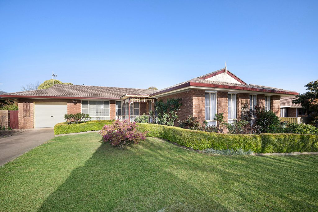 10 Elphinstone Place, Windradyne NSW 2795 - photo 2