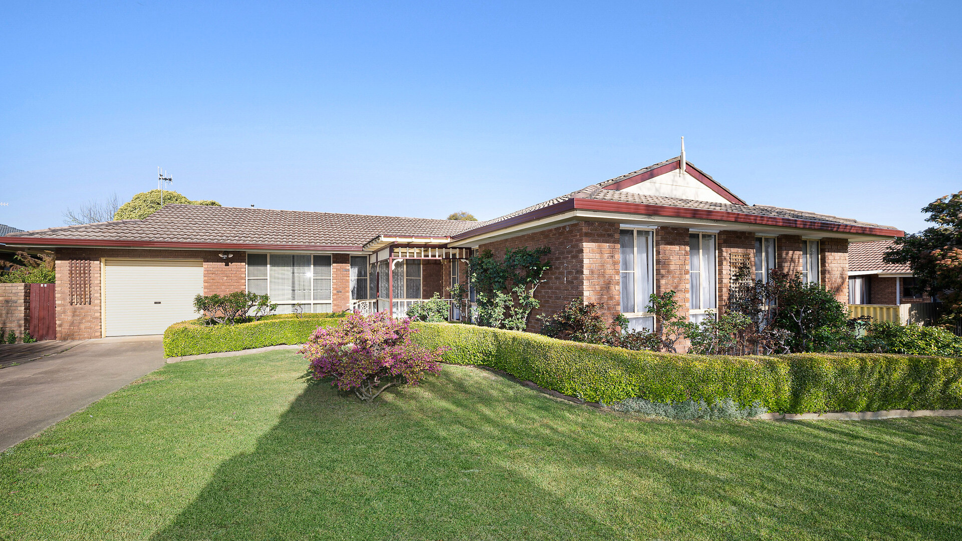 10 Elphinstone Place, Windradyne NSW 2795 - photo 2