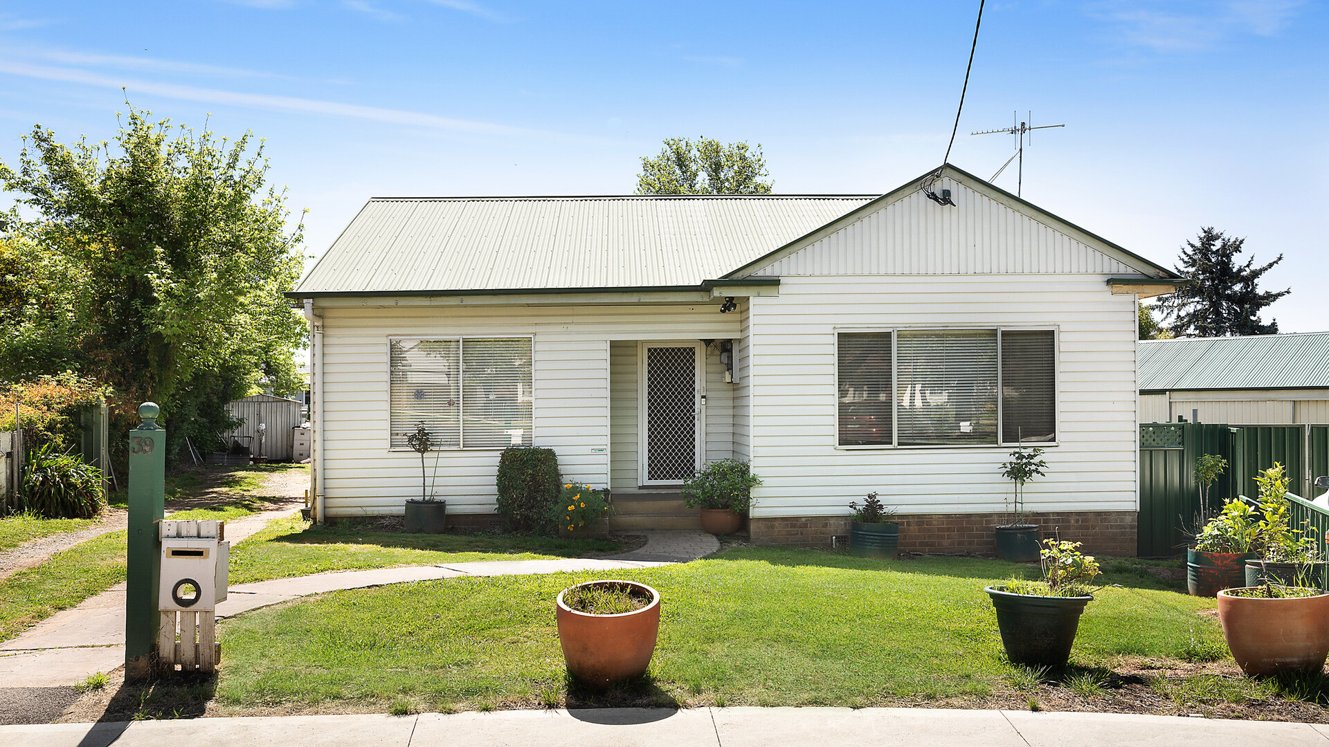 39 Tobruk Crescent, Orange NSW 2800 - photo 2