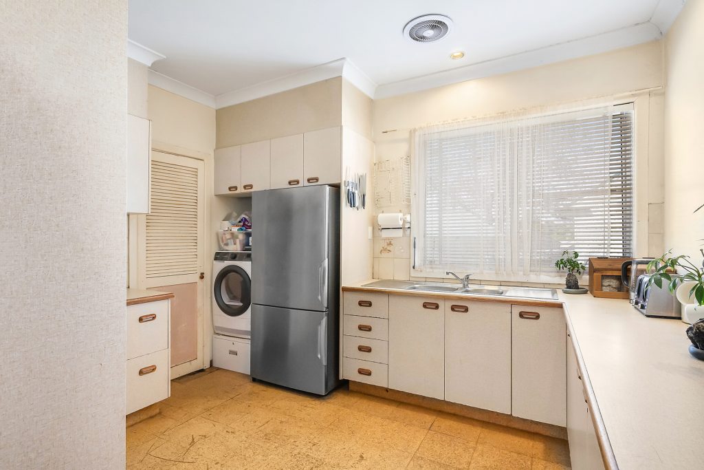 39 Tobruk Crescent, Orange NSW 2800 - photo 3