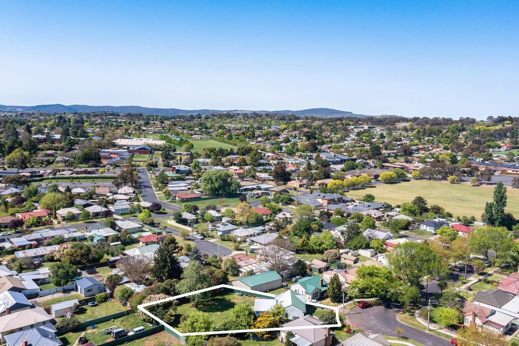 39 Tobruk Crescent, Orange NSW 2800 - photo 8