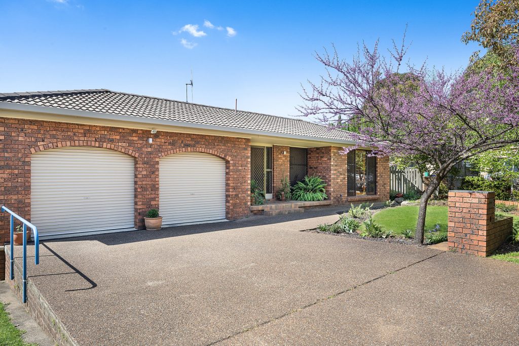 7 Thoopara Place, Orange NSW 2800 - photo 12