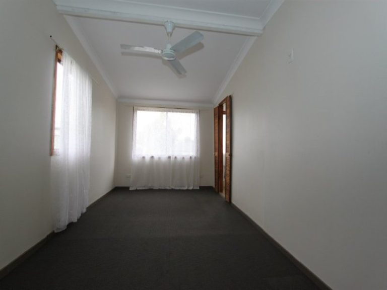 11 Moresby Way, West Bathurst NSW 2795 - photo 5