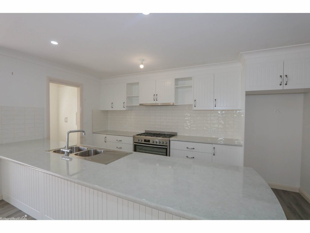 19 Lew Avenue, Eglinton NSW 2795 - photo 2