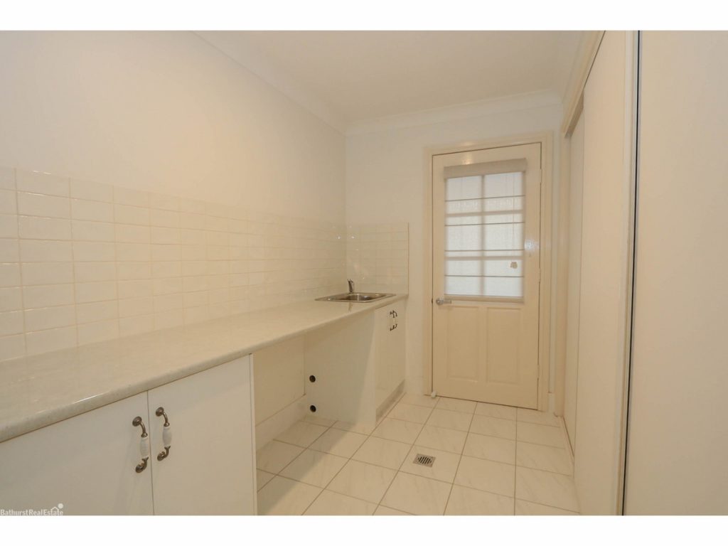 19 Lew Avenue, Eglinton NSW 2795 - photo 11