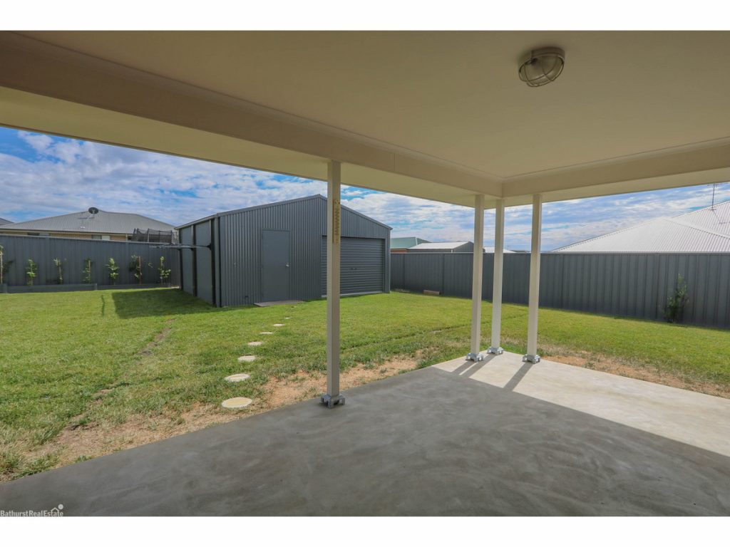 19 Lew Avenue, Eglinton NSW 2795 - photo 12