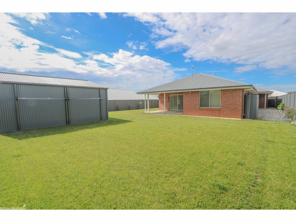 19 Lew Avenue, Eglinton NSW 2795 - photo 15