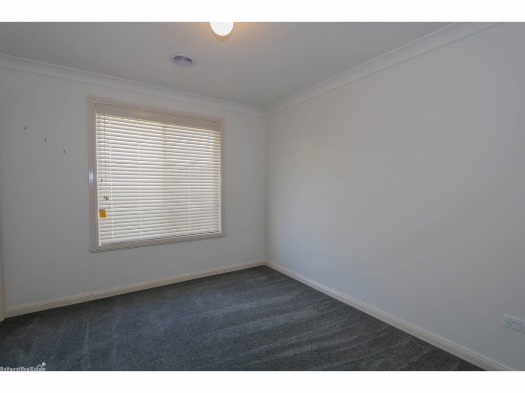 19 Lew Avenue, Eglinton NSW 2795 - photo 9