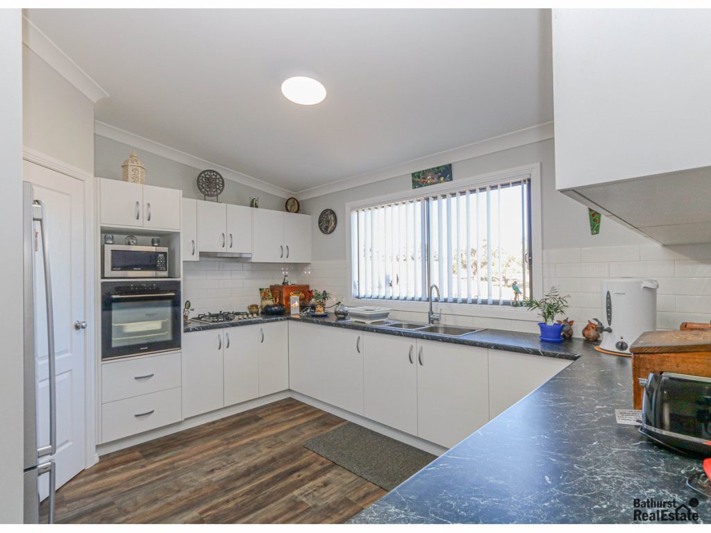 43 Caloola Street, Newbridge NSW 2795 - photo 2
