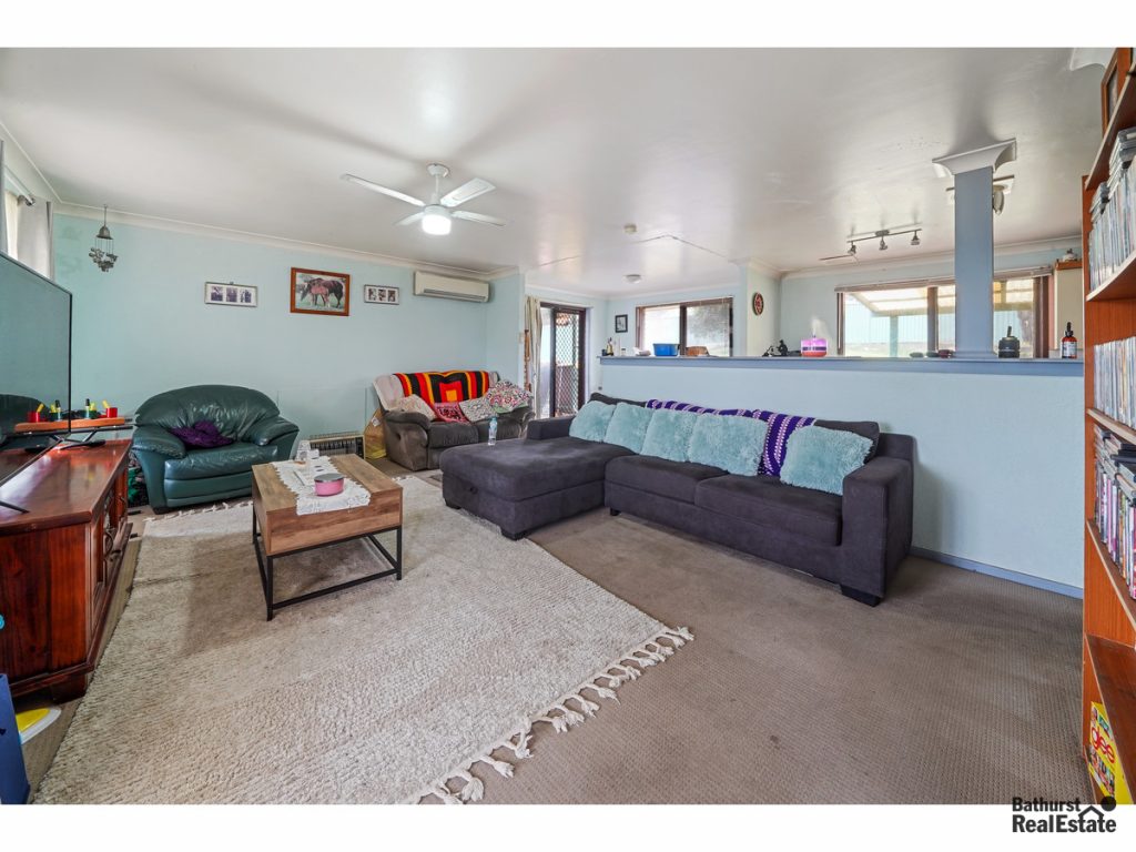 73 Corry Place, Windradyne NSW 2795 - photo 2