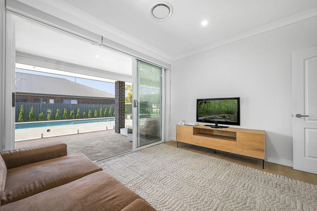 15 Taloumbi Place, Orange NSW 2800 - photo 9
