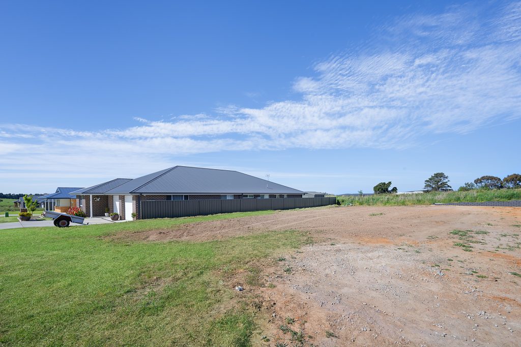 54 Buckland Drive, Orange NSW 2800 - photo 4