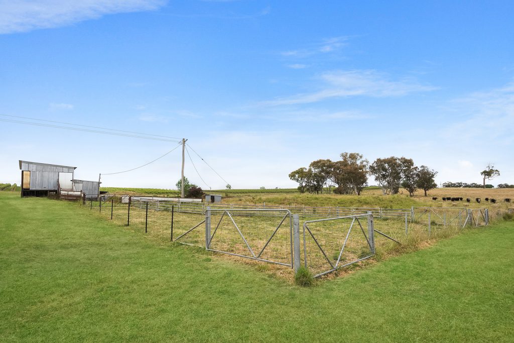 979 The Escort Way, Orange NSW 2800 - photo 27