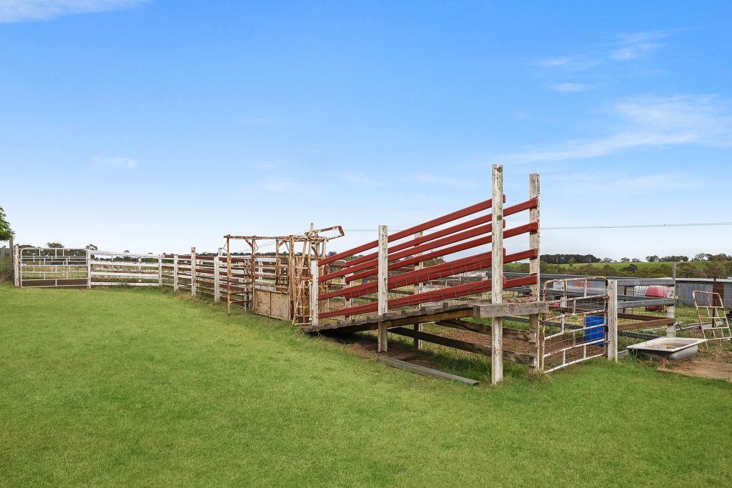 979 The Escort Way, Orange NSW 2800 - photo 29