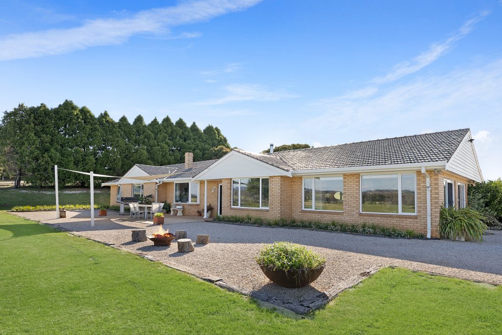 979 The Escort Way, Orange NSW 2800 - photo 4