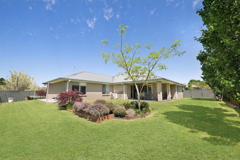 35 Lombardy Way, Orange NSW 2800 - photo 3