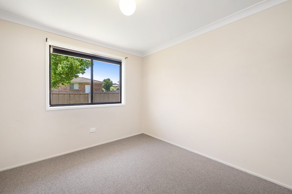 4 Landy Place, Orange NSW 2800 - photo 11