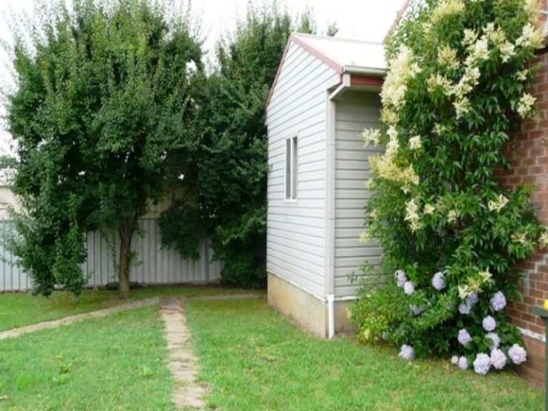 15 Fish Parade, Bathurst NSW 2795 - photo 2