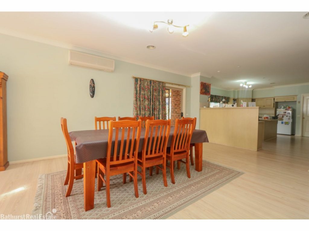 18 Rosemont Avenue, Kelso NSW 2795 - photo 3