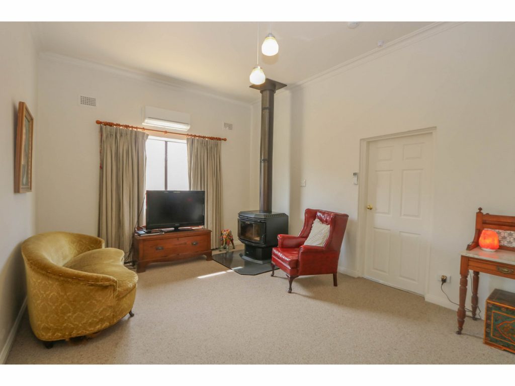 101 Morrisset Street, Bathurst NSW 2795 - photo 3