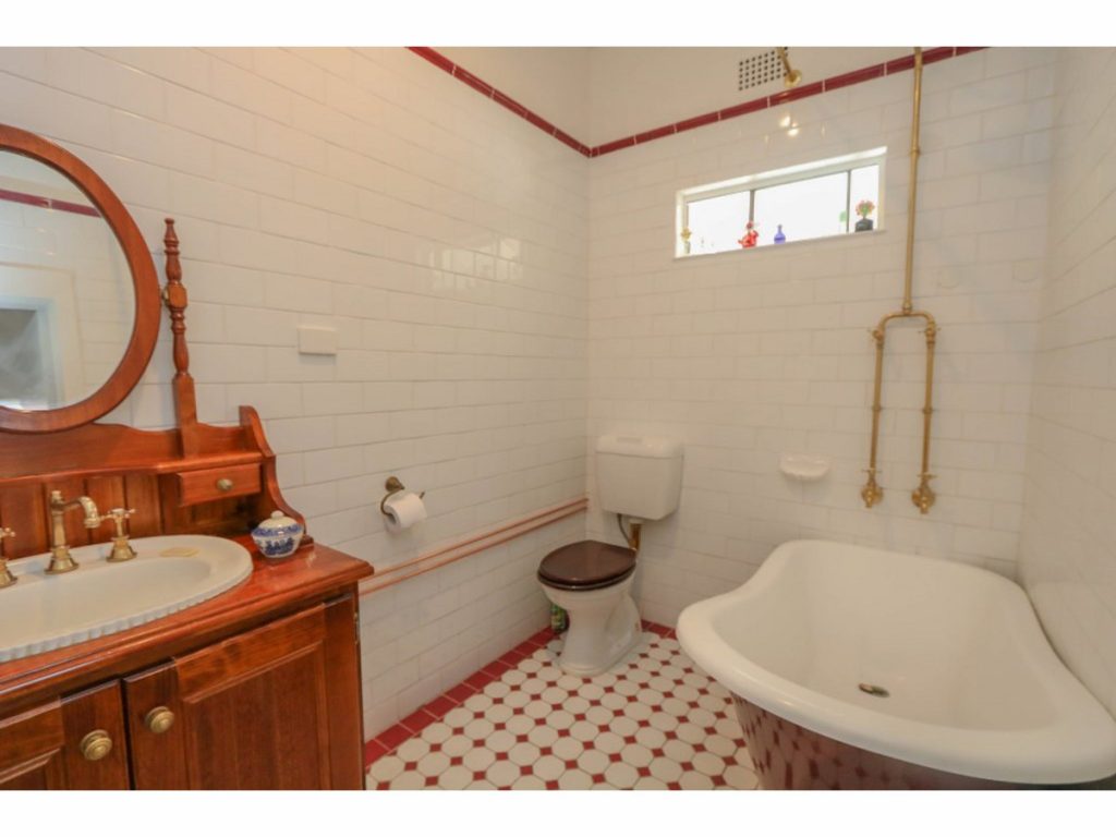 101 Morrisset Street, Bathurst NSW 2795 - photo 4