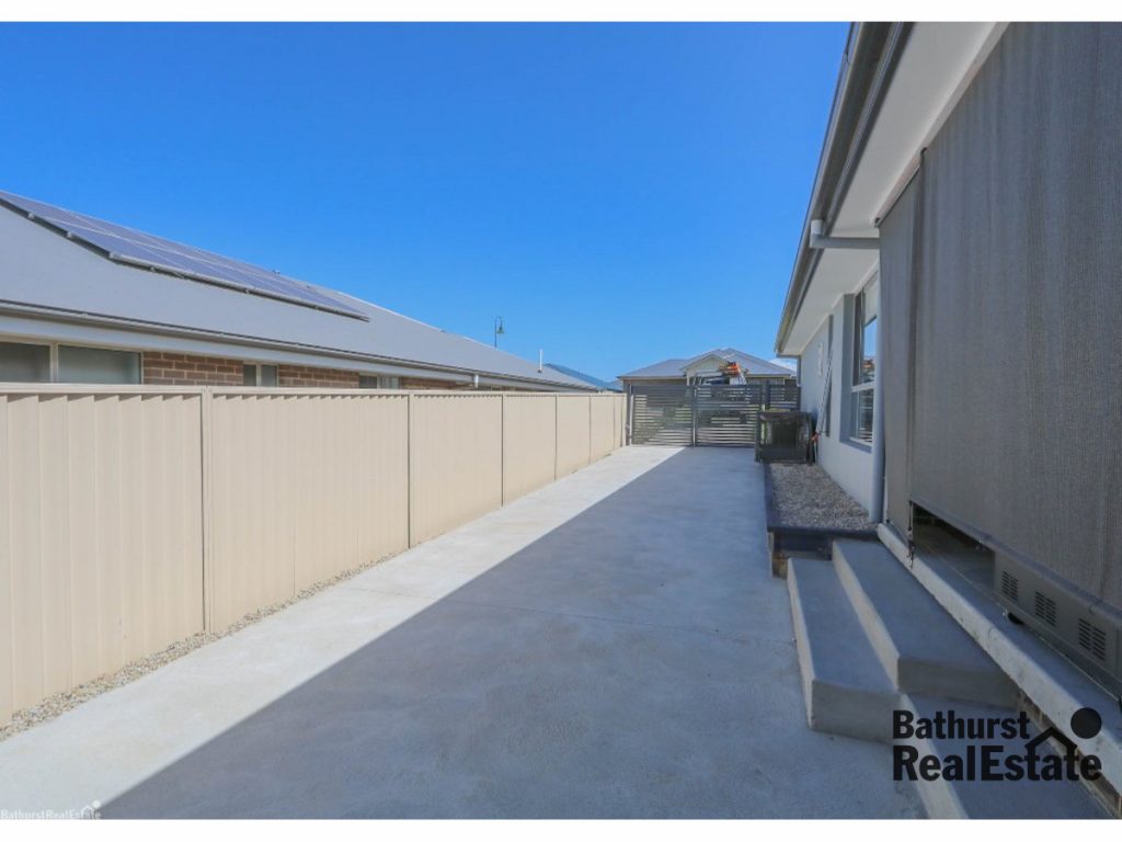 71 Graham Drive, Kelso NSW 2795 - photo 16